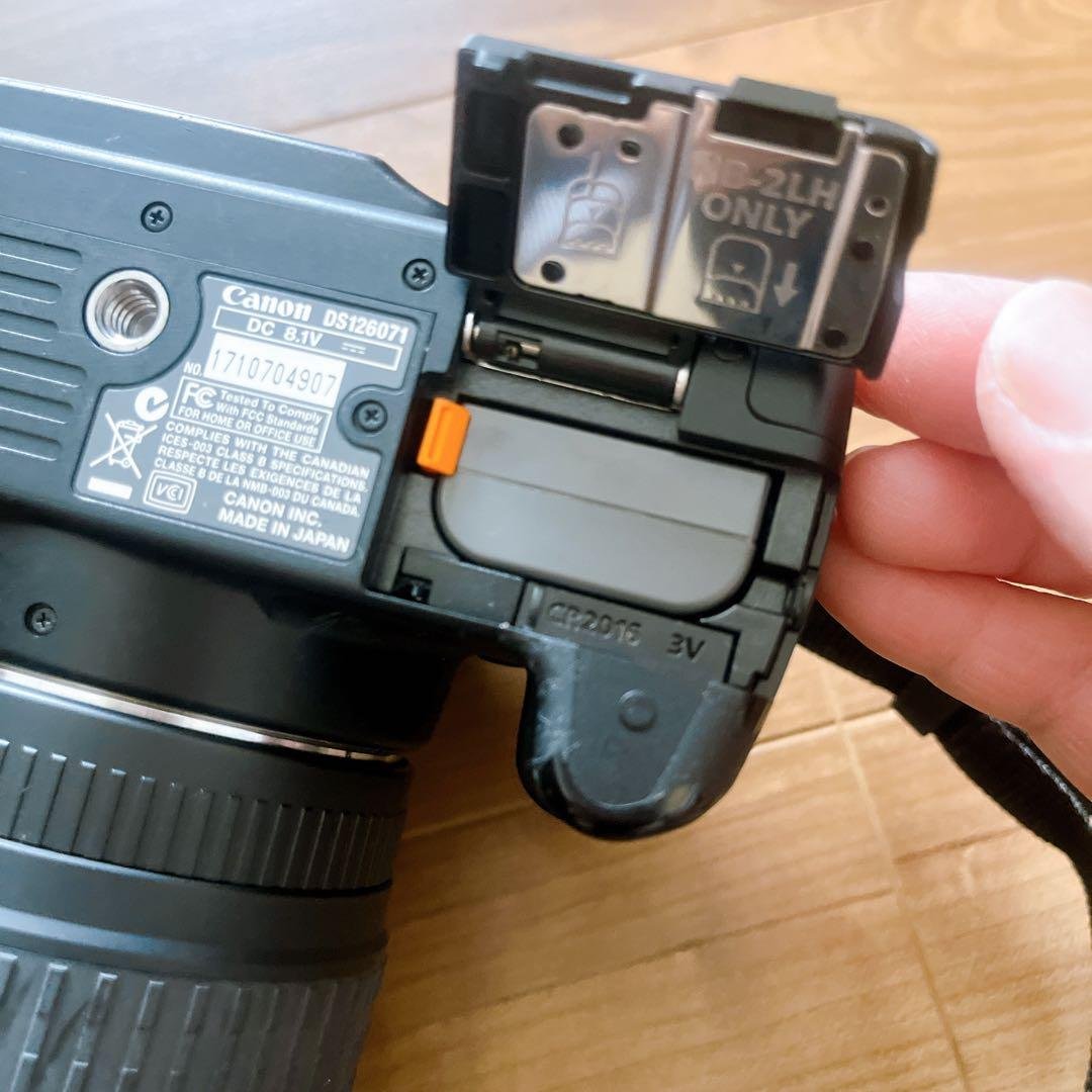 Canon 一眼レフカメラ　EOS kiss デジタルカメラ