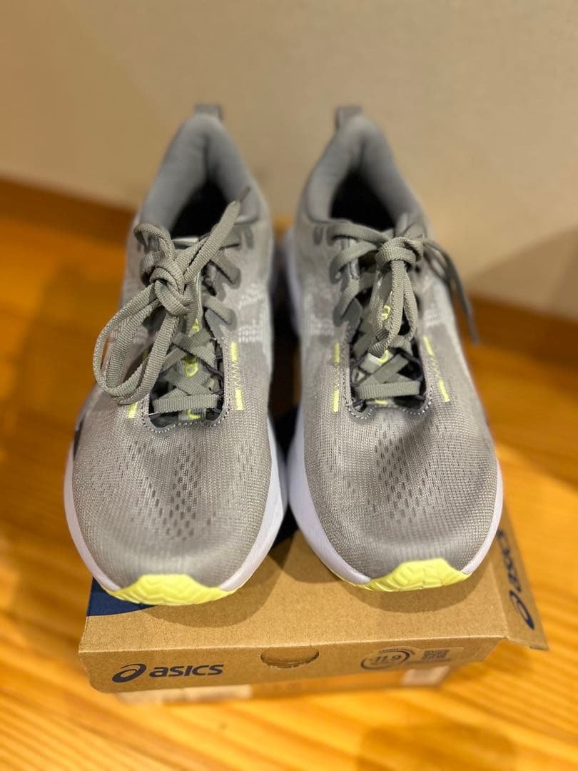 asics（アシックス）ノヴァブラスト5 ウィメンズ　ランニングシューズ24cm