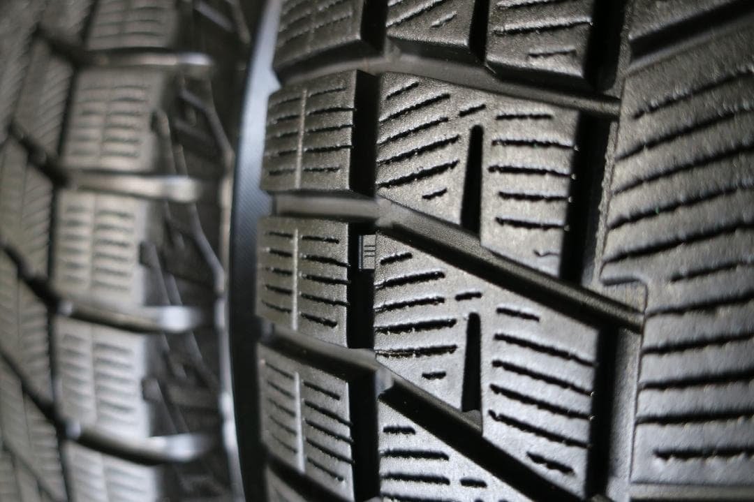 美品 レクサス HS250h 極上9分山 国産スタッドレス 215/55R17