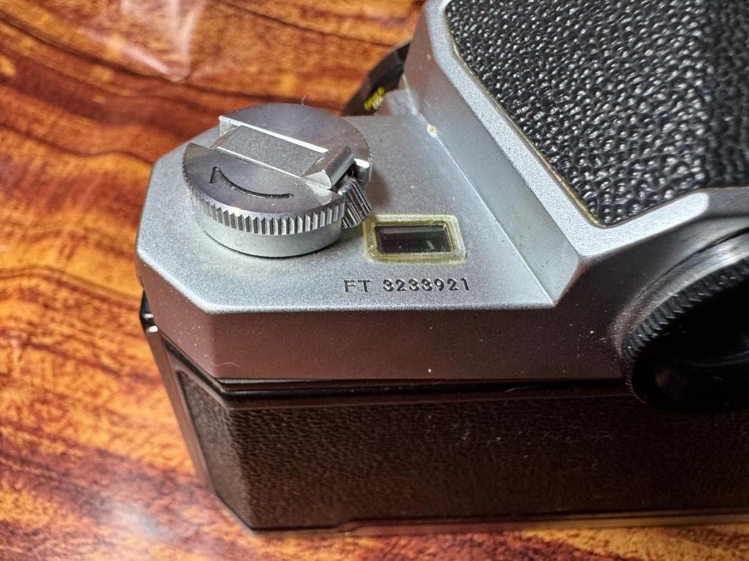 フィルムカメラ Nikon Nikomat FT + Nikkor-H AUTO 50mm