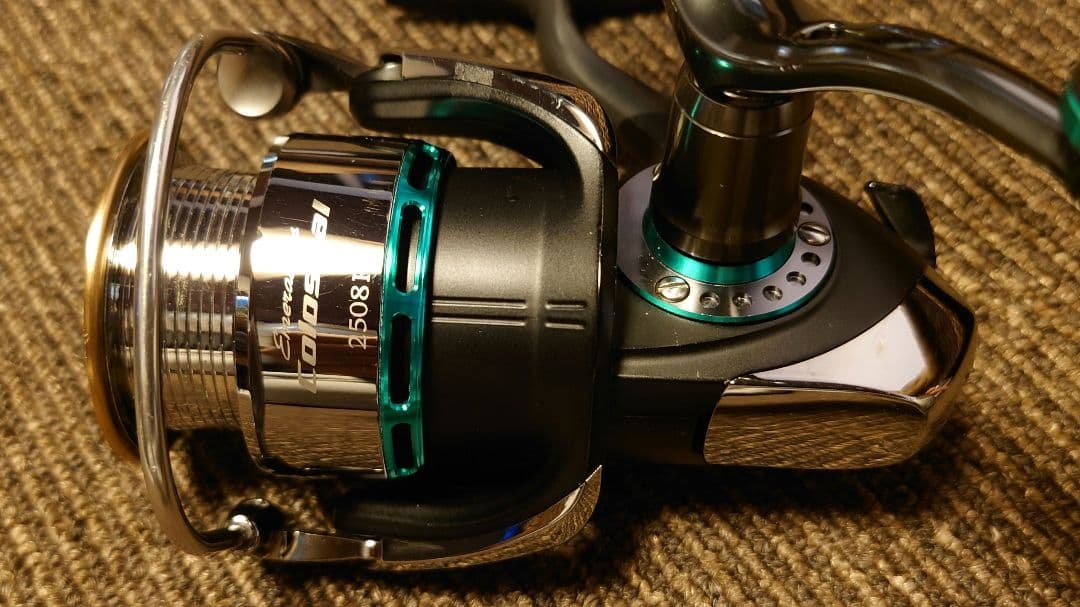 超希少廃盤ダイワ09エメラルダス コロッサル 2508RHW AIR 15 EX