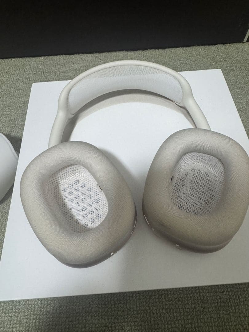 Airpods Max 第二世代　スターライト